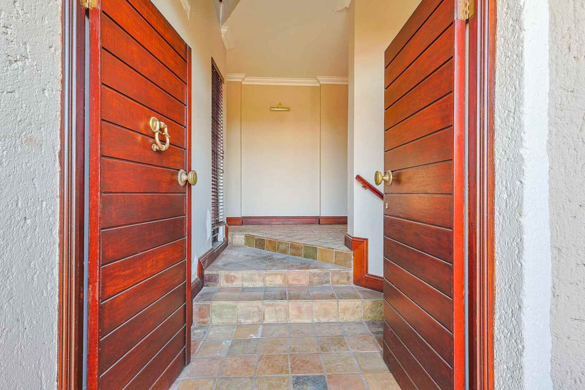 Modern 3-Bedroom Home in Secure Faerie Glen Estate - Photo 4