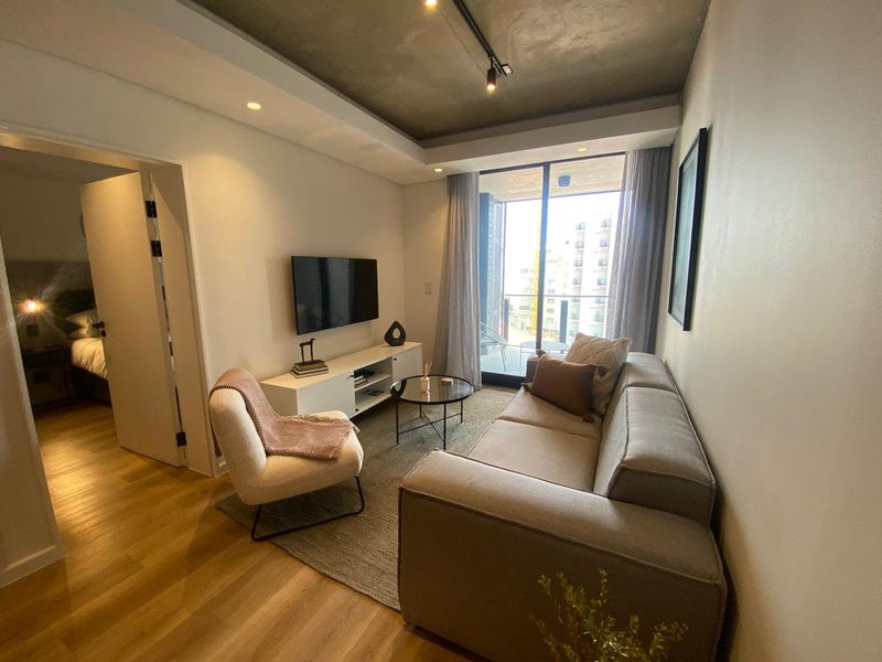 Lovely furnished 2 bedroom in Station House - Photo 2