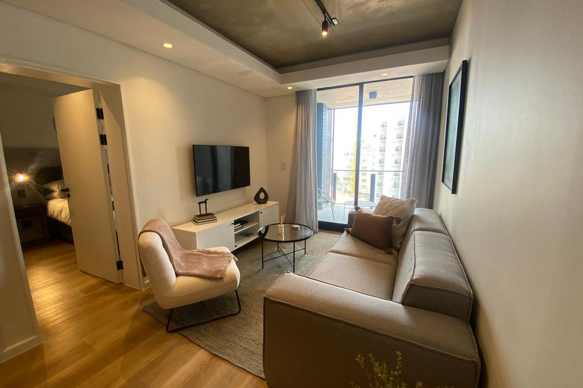 Lovely furnished 2 bedroom in Station House - Photo 2