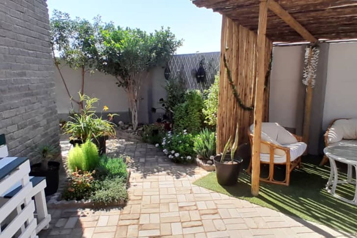 Prime Beachfront Guest House Investment – Vineta, Swakopmund, Namibia, N$ 7,245,000 | Running Concern | Strong Rental Income | 1000m2 Corner Stand - Photo 2