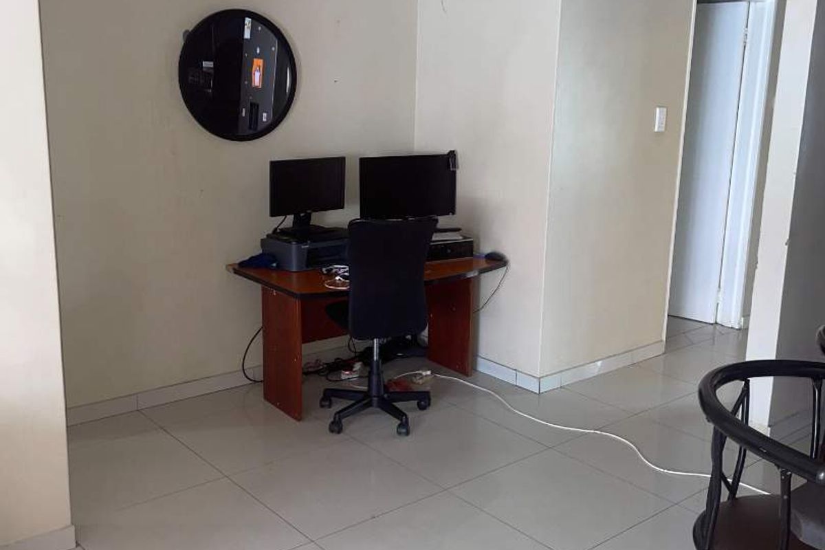 Don’t miss out on this one, search no further!!!! Super Spacious Townhouse Selling below Valuation - Photo 4