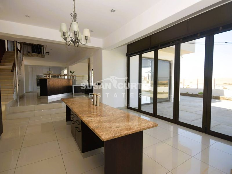 ARCHITECTURALLY DESIGNED double storey MANSION READY FOR BNB WITH HEAVENLY VIEWS! - Photo 8
