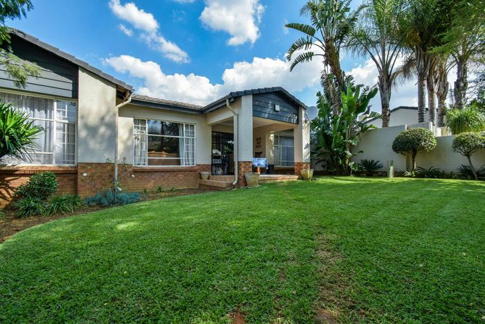 Property #2500466, Townhouse For Sale in Moreleta Park