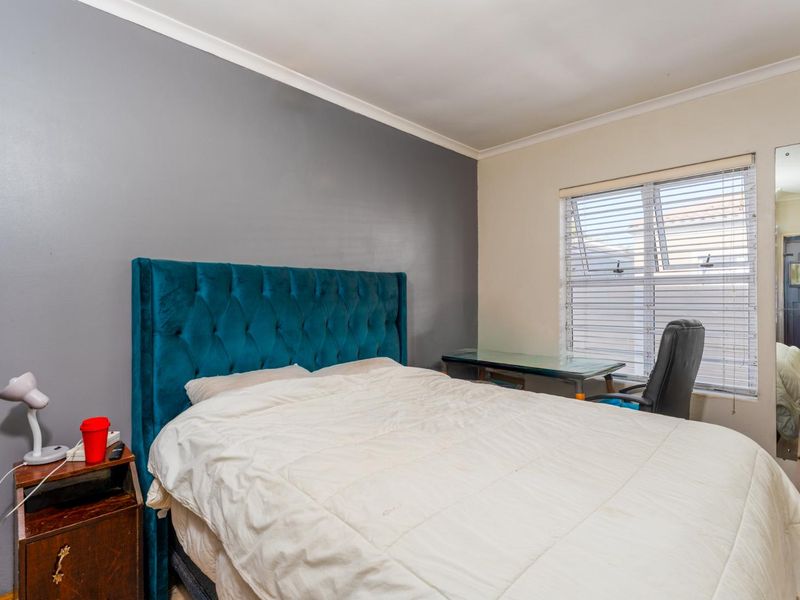 Charming 2-Bedroom Home with Mountain Views in Secure Estatev - Photo 7