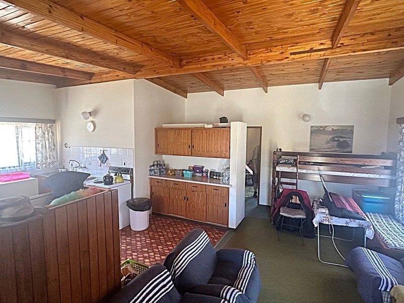 Bargain Holiday Retreat with Potential - Photo 2