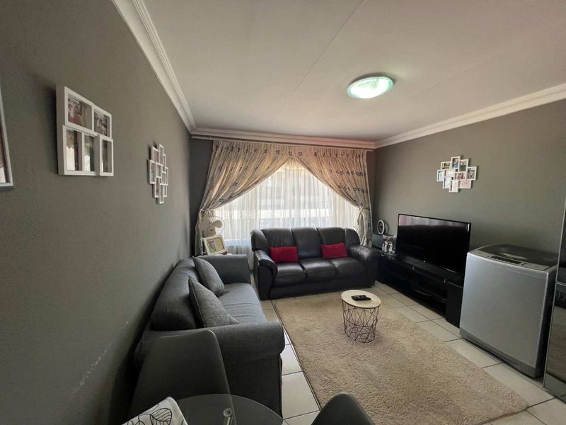 Ideal Family Apartment for Rent - Photo 2