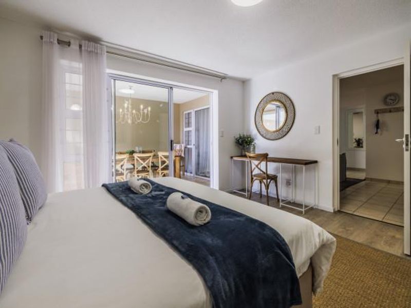 Beautiful Fully Furnished Apartment Close to the Beach & Mole - Photo 7