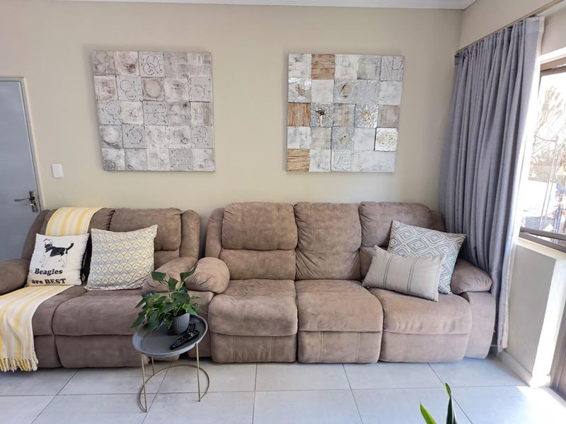 Neat 2 bed 1 bath ground floor apartment in Broadacres - Photo 10