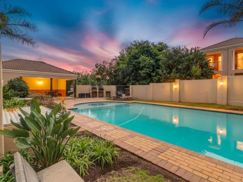 Upgraded 2-Bed, 2-Bath Ground-Floor Unit | Secure Complex | Robindale, Randburg - Photo 5