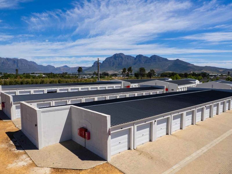 Premium storage units of various sizes are now available for rent on Val de Vie Estate. - Photo 4