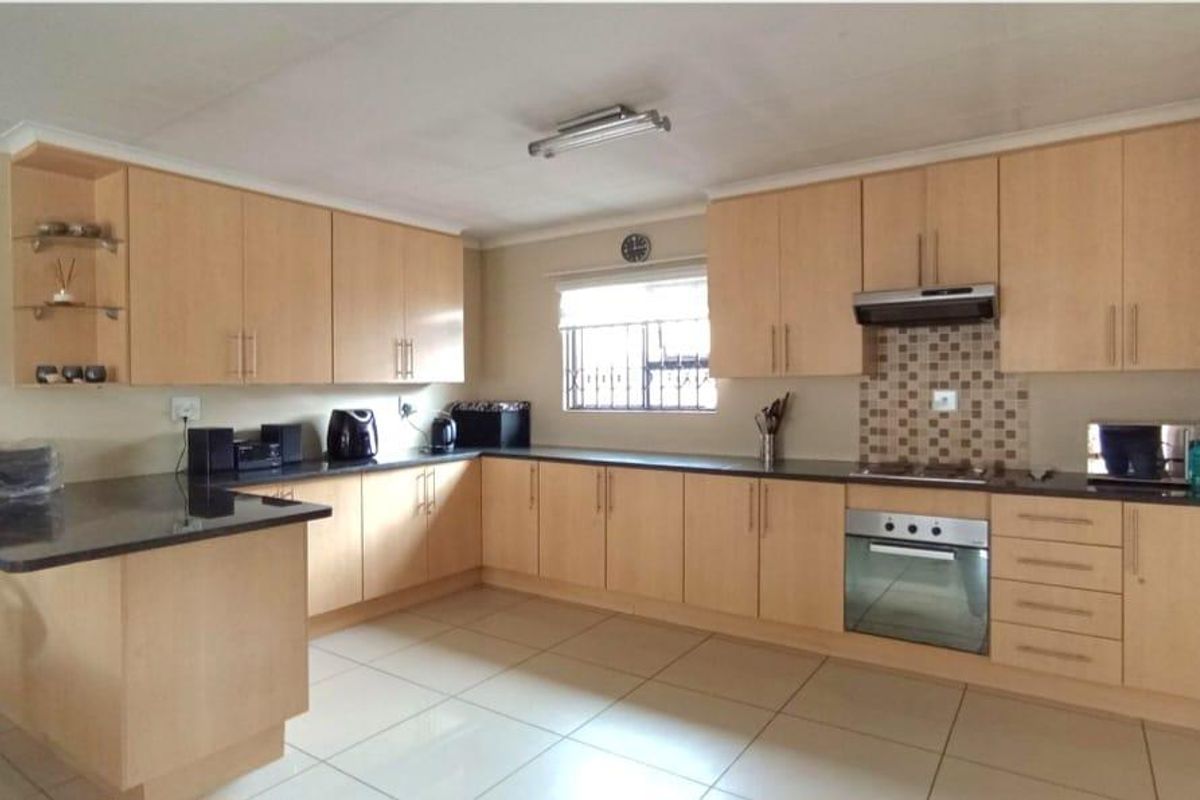 Comfortable Living - Photo 4