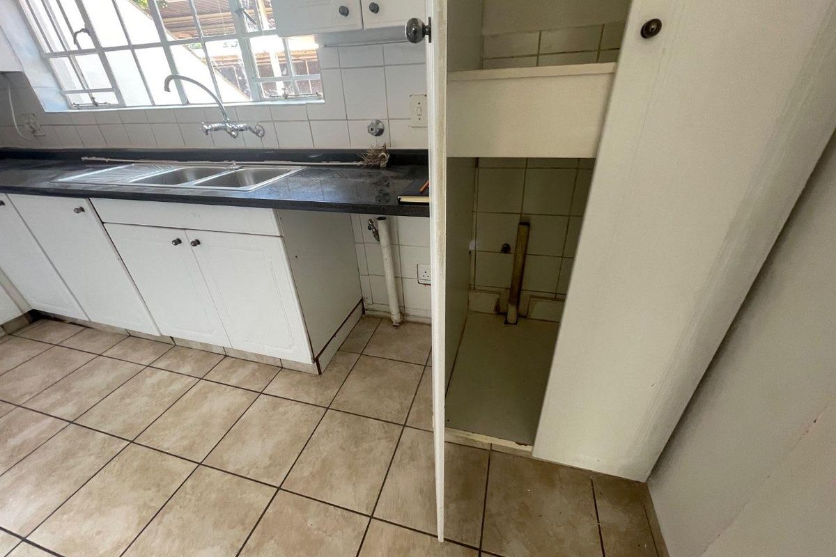 UNFURNISHED TWO BEDROOMS - Photo 4