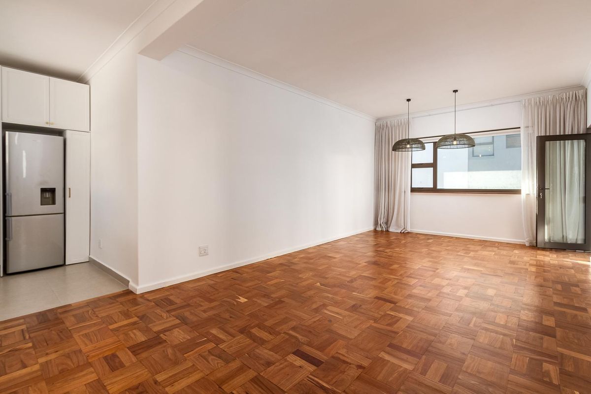 Modern Apartment In Sea Point - Photo 4