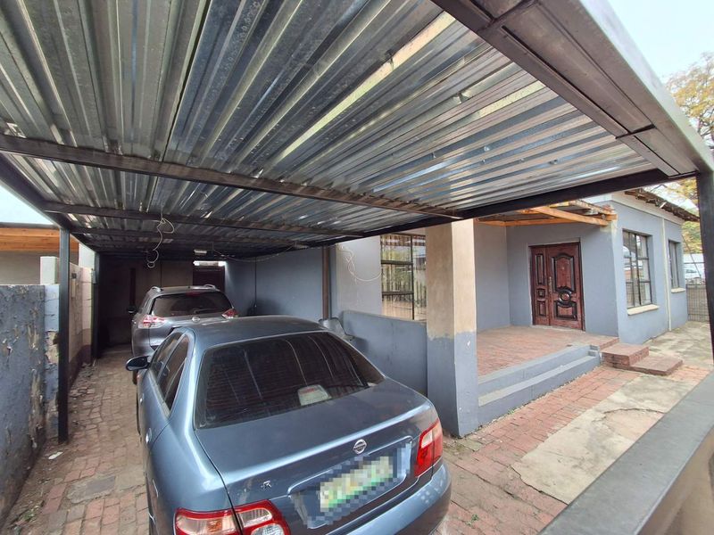 Three bedrooms house for sale in Pretoria West - Photo 4