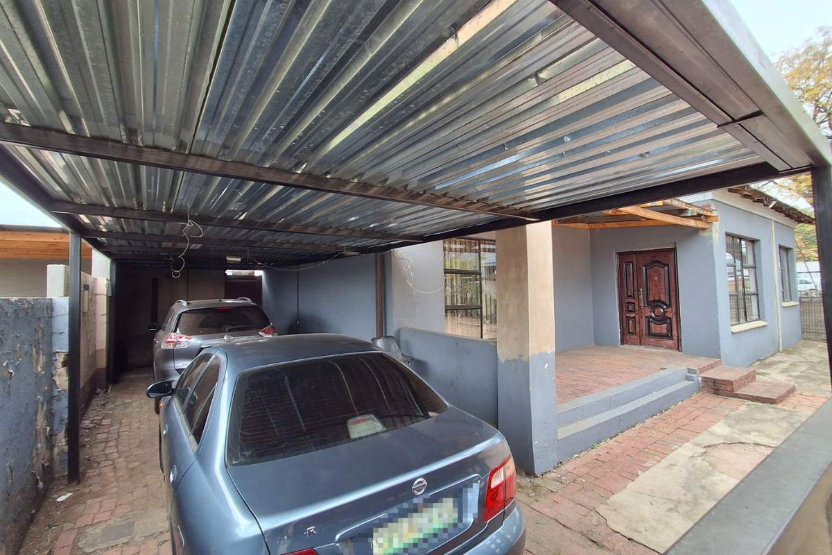 Three bedrooms house for sale in Pretoria West - Photo 4