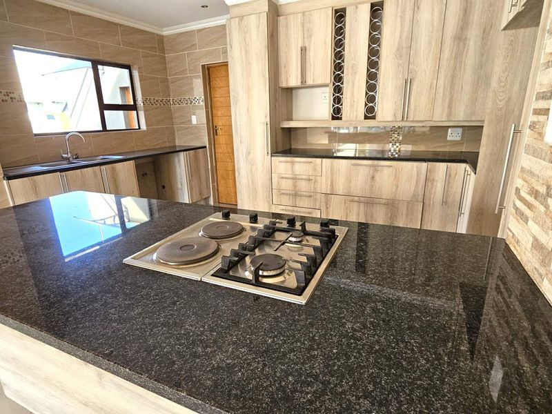 MODERN 3 BEDROOM HOUSE IN LELOKO LIFESTYLE ESTATE - Photo 10