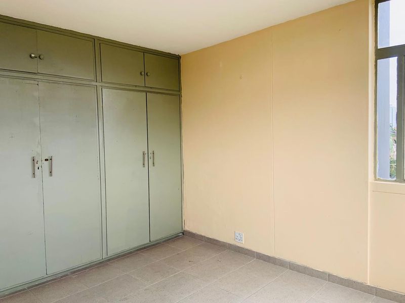 Spacious 2 Bedroom Apartment in Prime Location - Photo 6