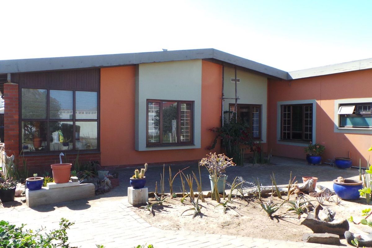 Family on large stand with space to expand -close to Ndume Campus - Photo 2