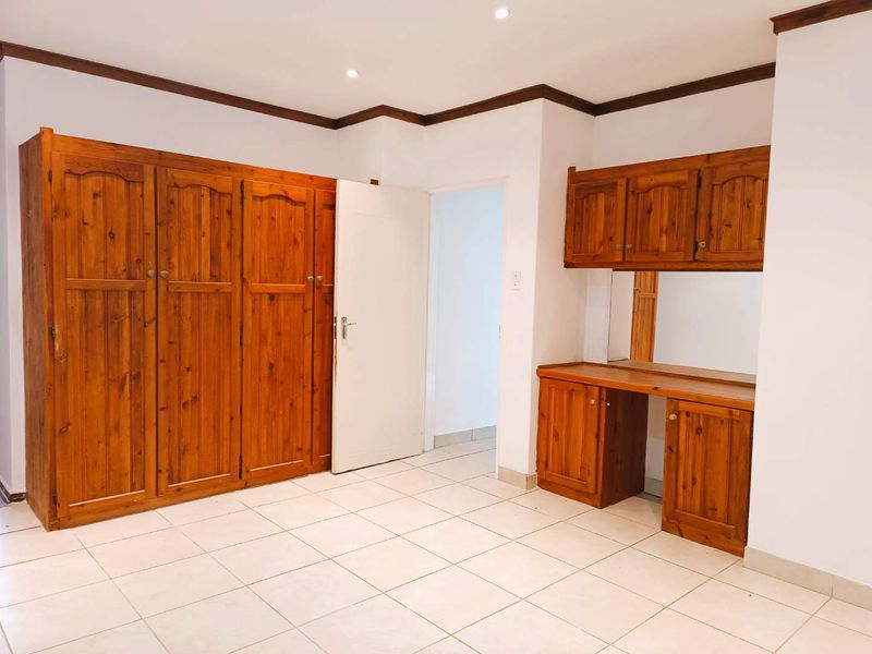 Hidden Duet with a Townhouse Feel — No Levies - Photo 7