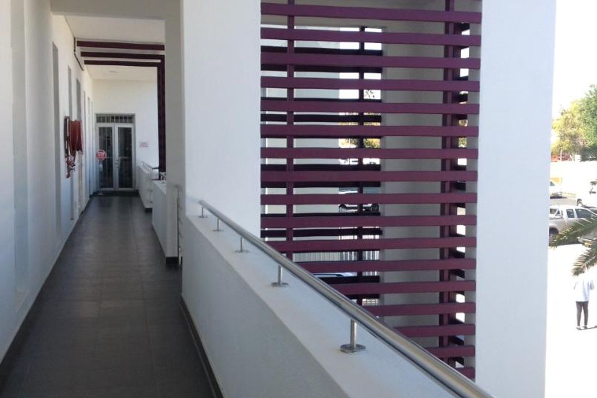 TO LET:  WINDHOEK WEST - WEST CARE MEDICAL CENTRE - Photo 2