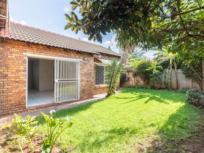 Charming Simplex Living with a good size garden, perfect for young professional - Photo 2