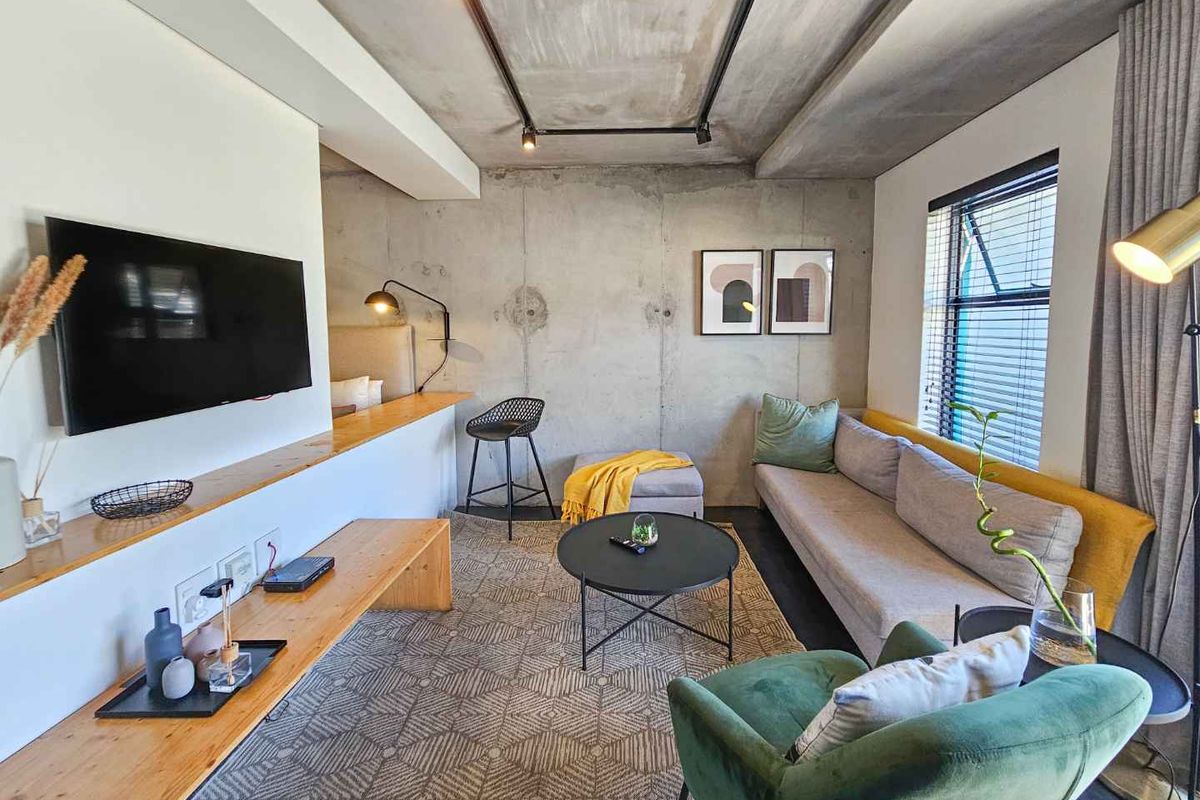 Furnished Apartment with Terrace and Table Mountain Views! - Photo 4