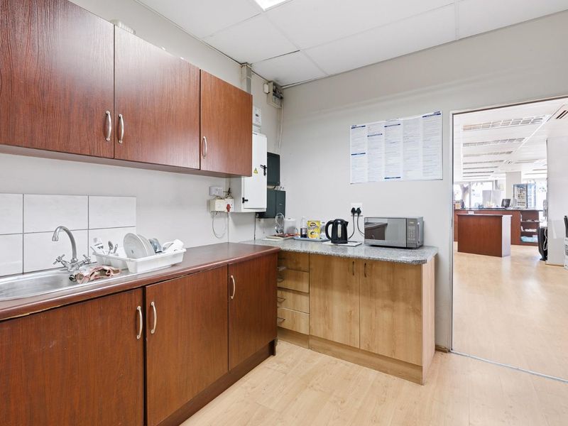 BESPOKE GARDENS SHOWROOM/RETAIL SECTION FOR SALE - Photo 10