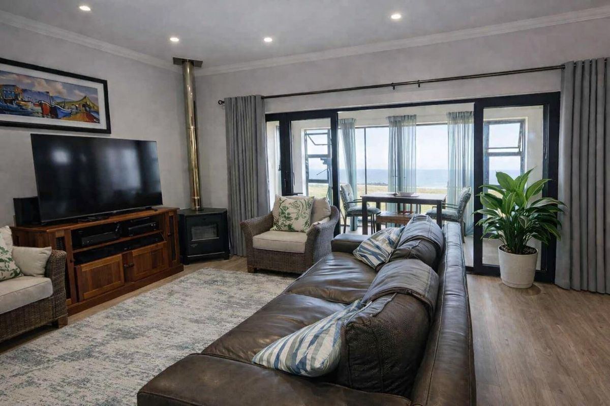 3 Bedroom House in Paradise Coast Retirement Village - Photo 3