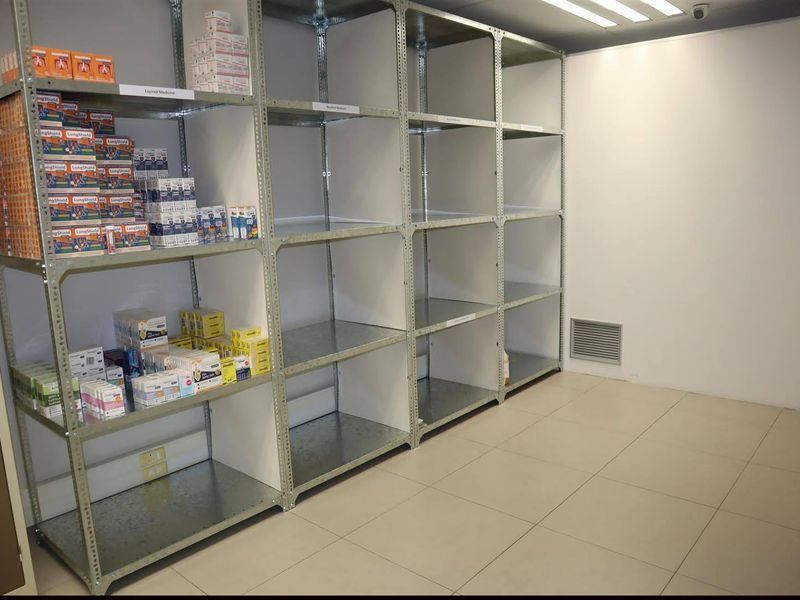 Modern and well maintained unit for sale. - Photo 7