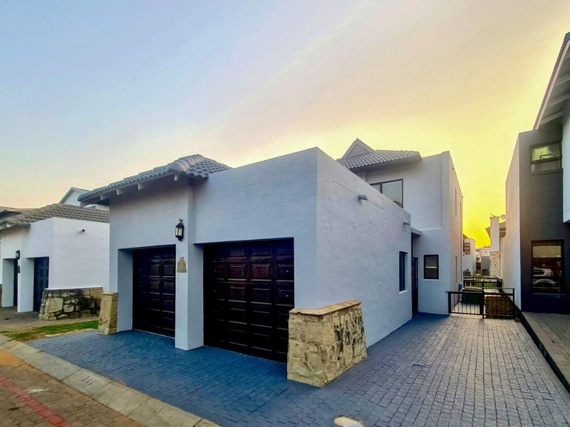 Weekend Getaway or Family Home? Why Not Both! - Photo 5