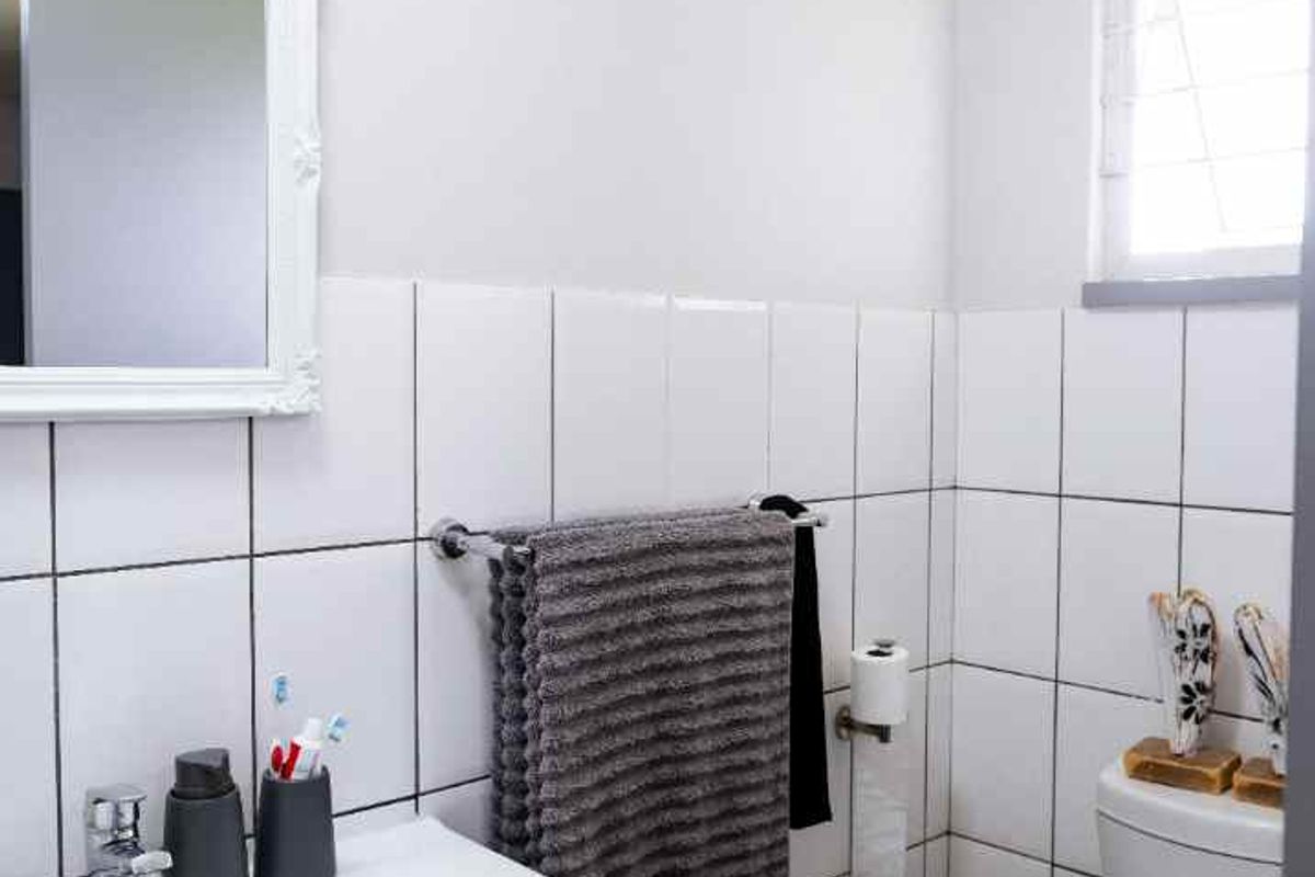 Rare Find! Spacious Single-Level Townhouse in Secure, Pet-Friendly Complex - Photo 3