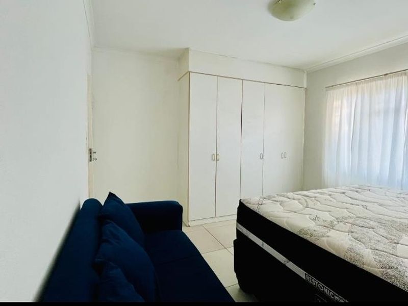 2 Bedroom Apartment in Oakwood Mews Germiston - Photo 5