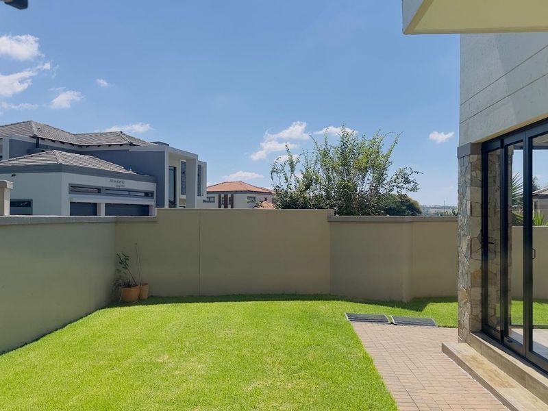 Modern Double-Storey Townhouse For Sale in Blue Valley Security Estate - Photo 3