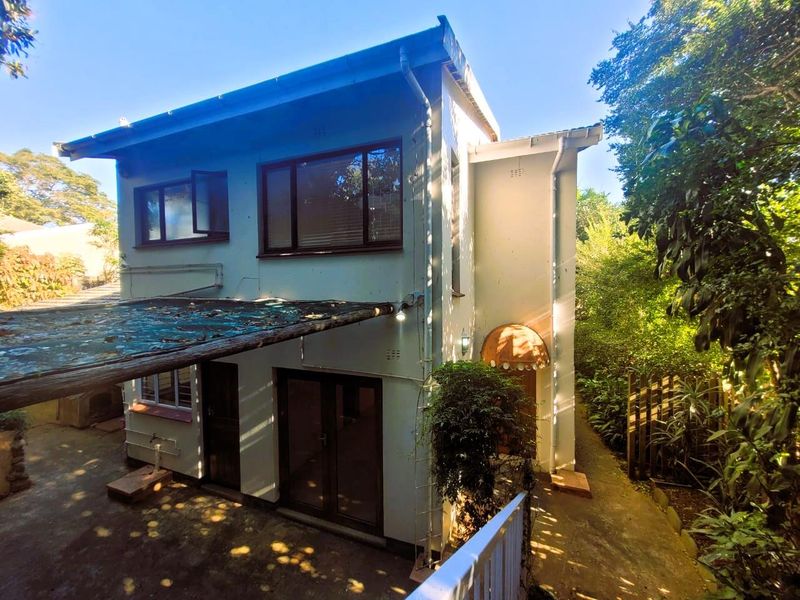 Large Family Home - Photo 2