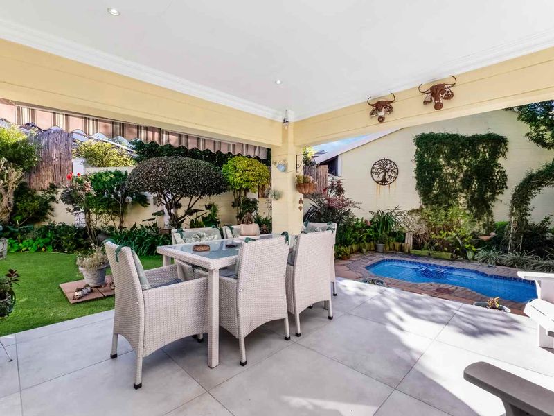 COZY SINGLE LEVEL CLUSTER HOME IN SOUGHT AFTER SANTA BARBARA - WITH ALL THE BELLS AND WHISTLES - Photo 7