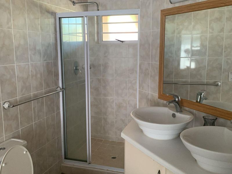 3 Bedroom, Groundfloor Townhouse for Sale in Hibberdene - Photo 10