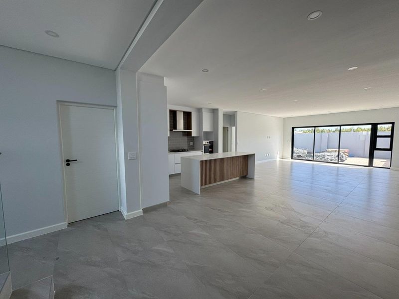 Stylish 4-Bedroom Family Home with Modern Finishes in Sandown, Cape Town - Photo 2