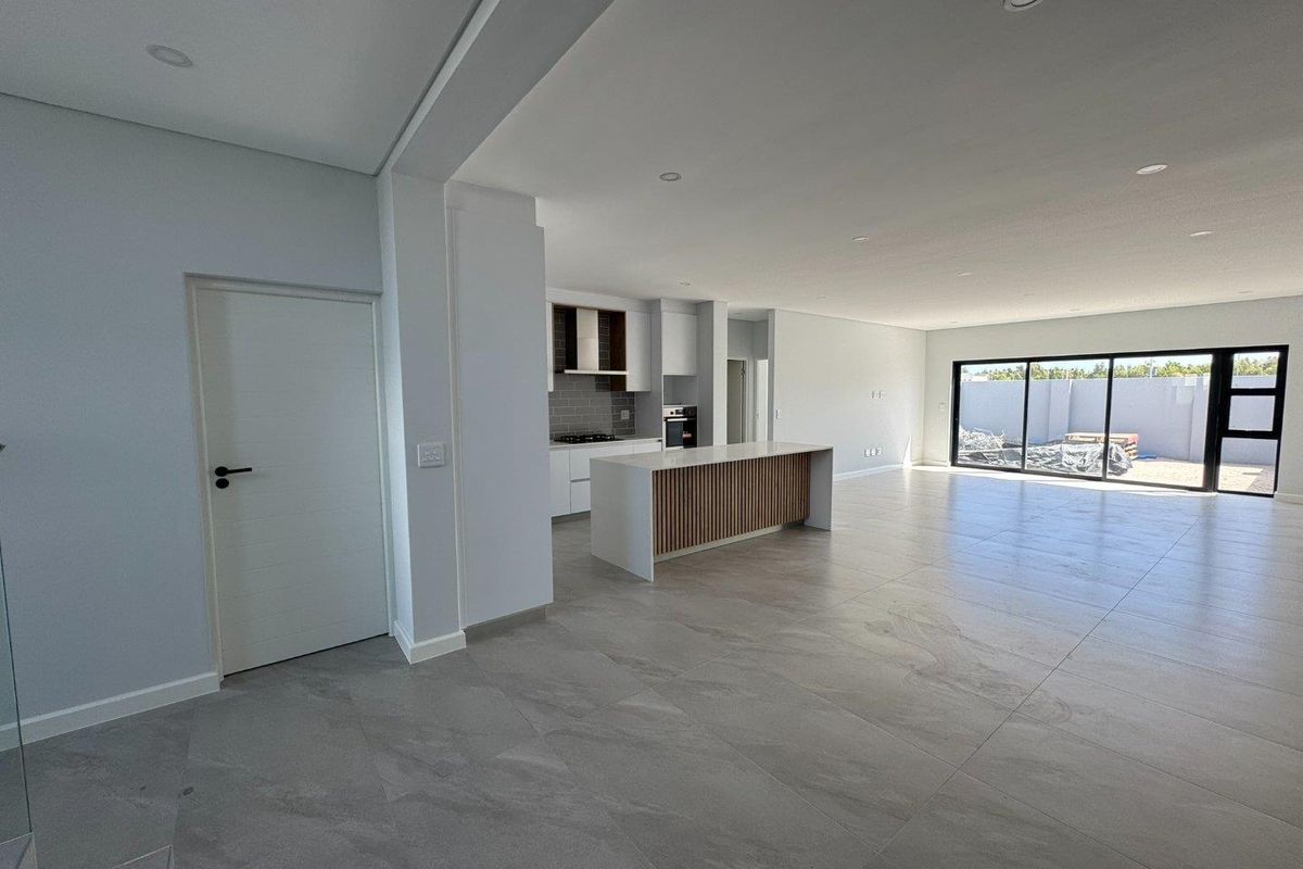 Stylish 4-Bedroom Family Home with Modern Finishes in Sandown, Cape Town - Photo 2