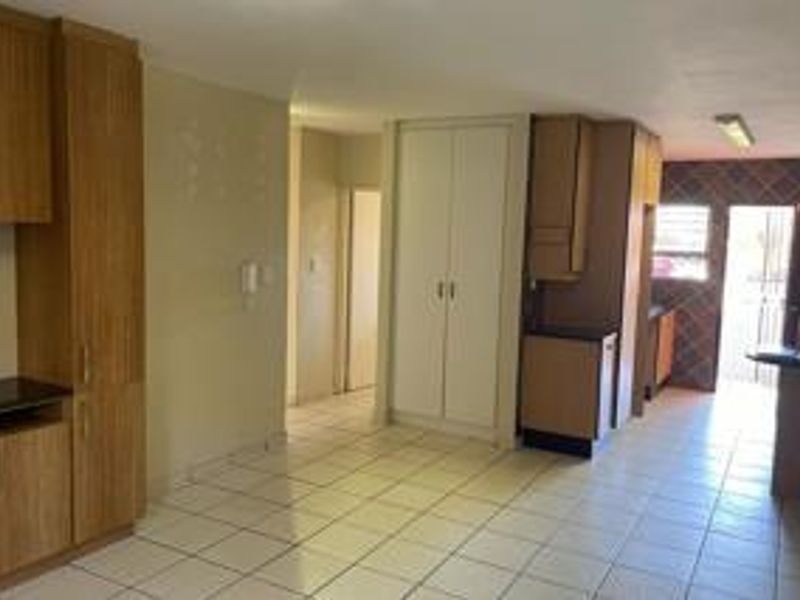 Modern 2 Bedroom Ground floor Unit for Sale! - Photo 5