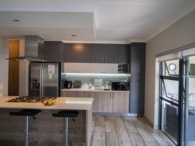 Your Ideal Lock-Up-and-Go with Lifestyle Amenities - Photo 6