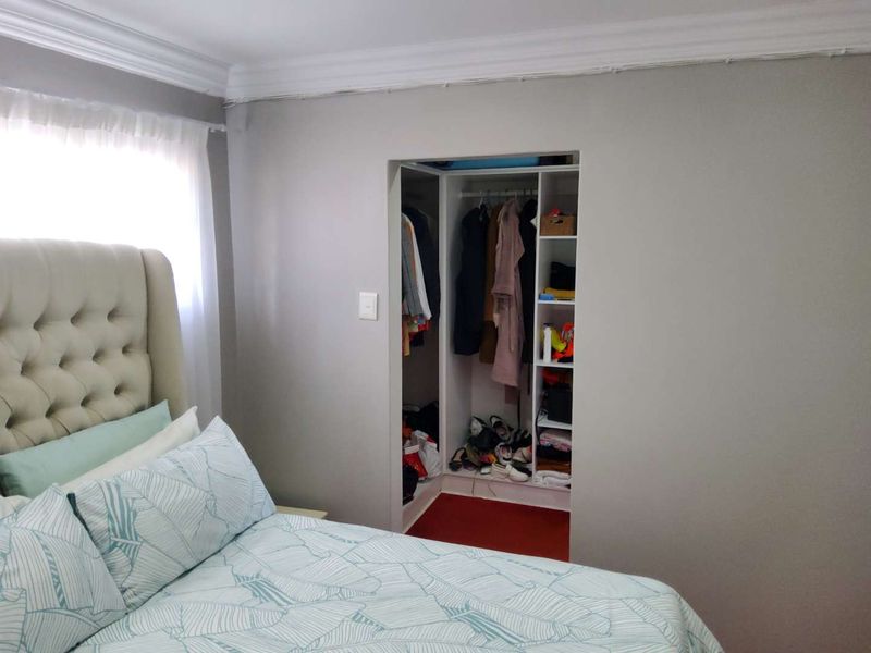 **Modern  3-Bedroom  with BIC, for family or investment for holiday Townhouse in Secure Gonubie Palms Community** - Photo 10