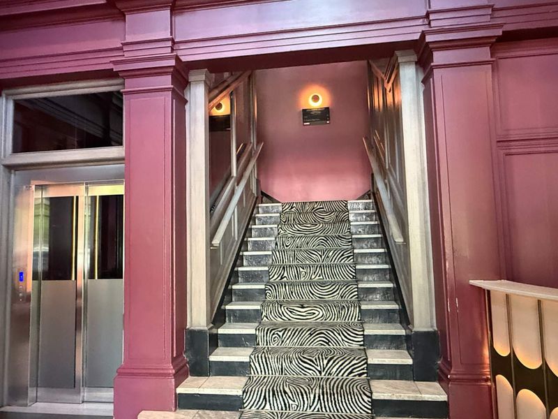 Top Floor 373m2 office with large balcony to let in North Wharf - Photo 5