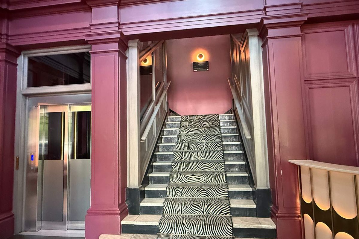 Top Floor 373m2 office with large balcony to let in North Wharf - Photo 5