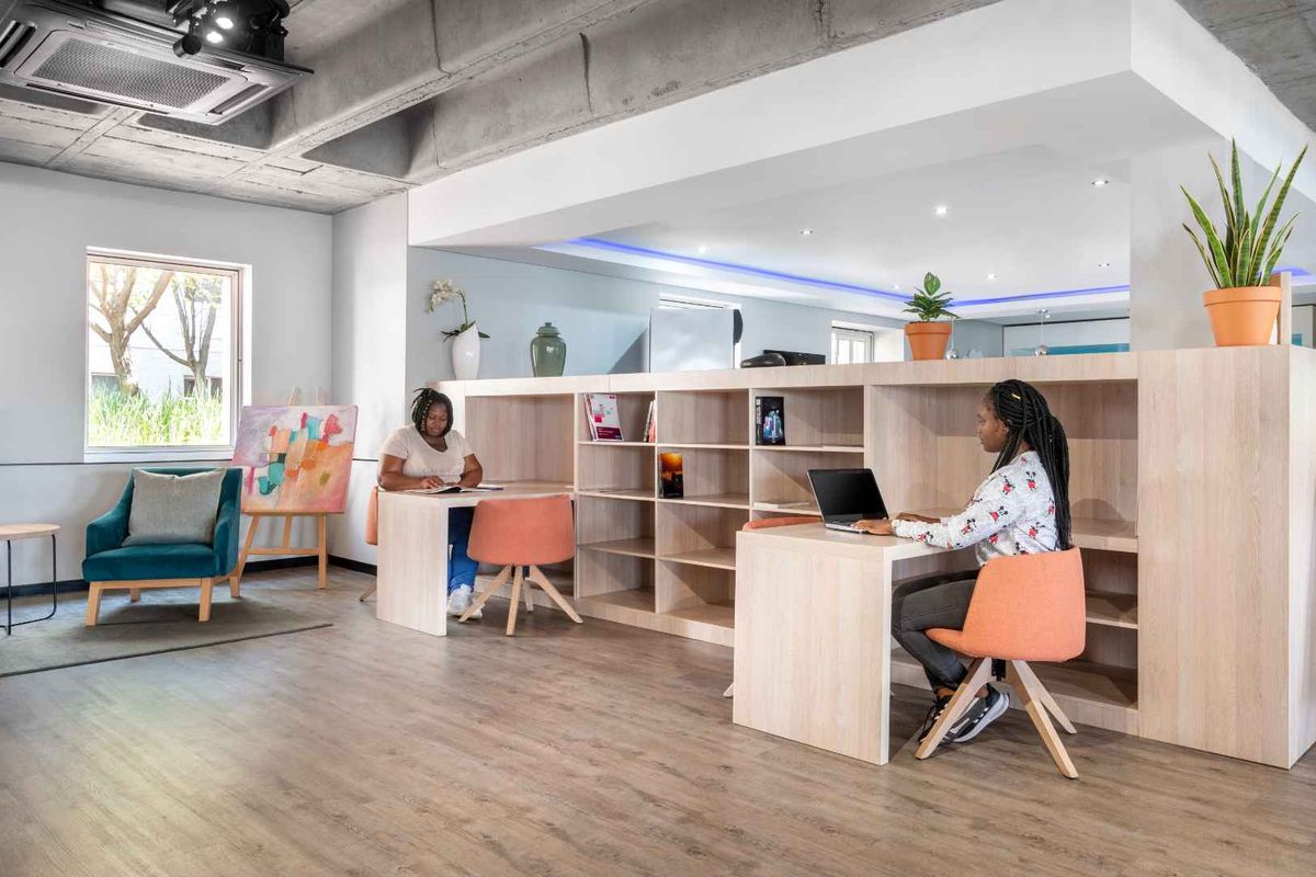 24/7 access to designer office space for 4 persons in Spaces Rivonia. - Photo 5