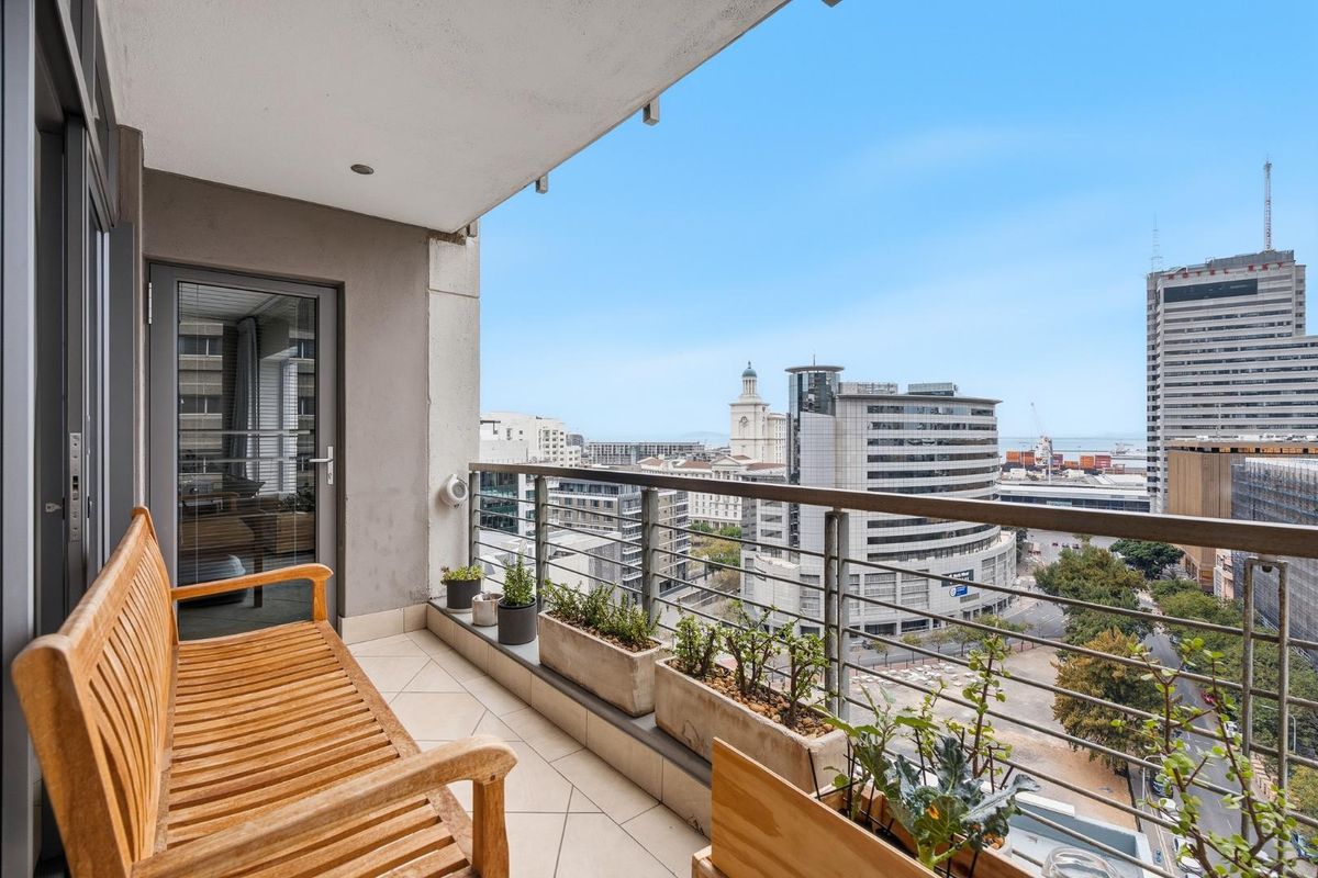 LUXURY, SPACE, GORGEOUS VIEWS IN THE FABULOUS ICON BUILDING - Photo 3
