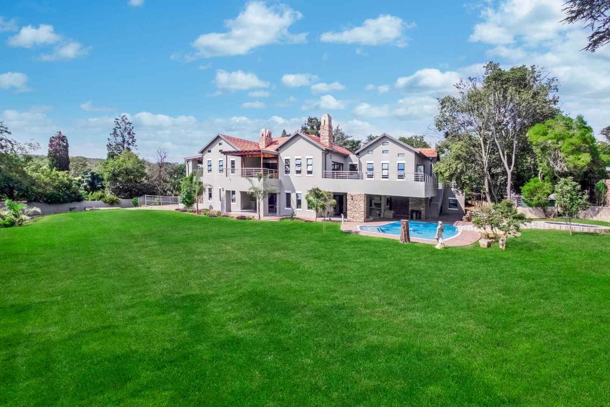 FIVE BEDROOM FAMILY HOME FOR SALE IN RIVONIA - Photo 2