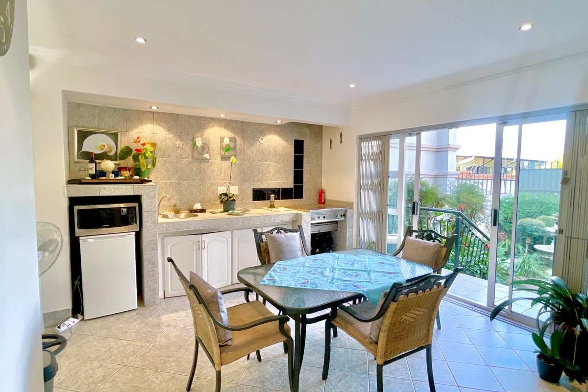 **3-Bedroom Single-Level House in Sandalwood Park, Die Wilgers – An Ideal Investment Opportunity - Easy to Renovate** - Photo 2