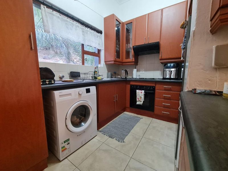 **Exquisite 2-Bedroom apartment with scenic golf course views** - Photo 2