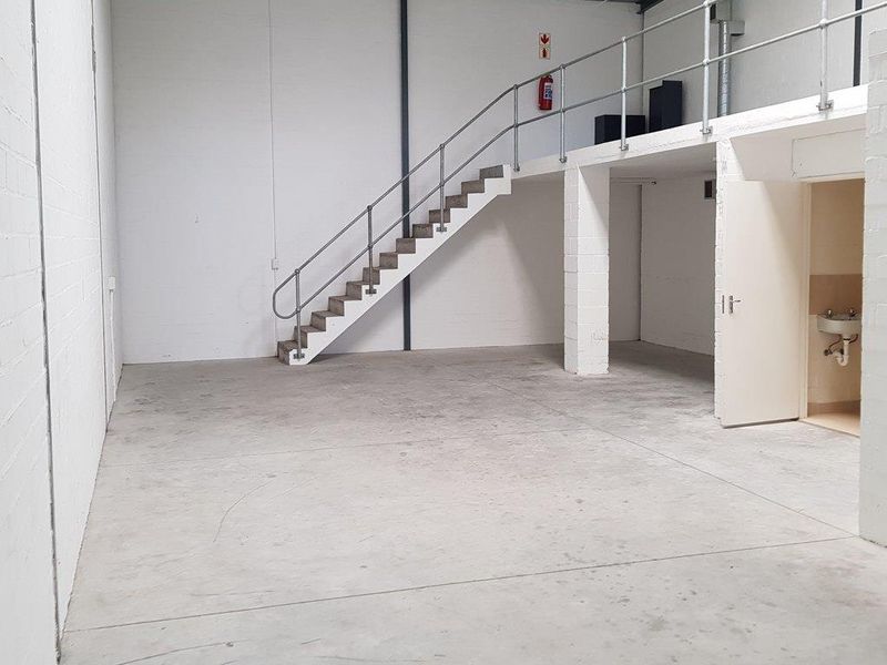 Small Industrial Warehouse in Capricorn Business Park - Photo 3