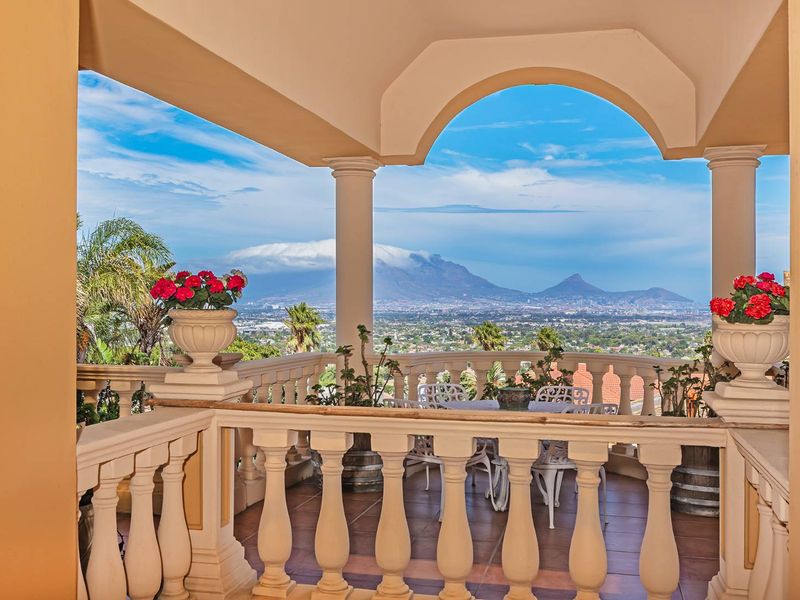 A Palatial Family Home - Photo 3